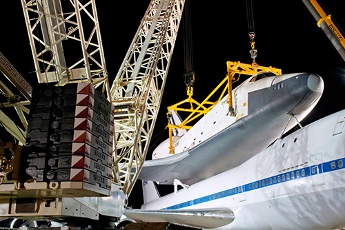 Space Shuttle Discovery with crane
